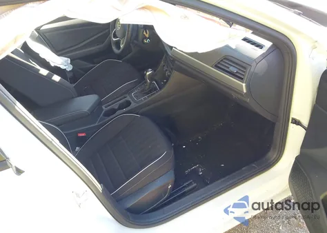 2024 Volkswagen Jetta 1.5T Sport z USA, uszkodzony, nr VIN 3VWBM7BU7RM086369